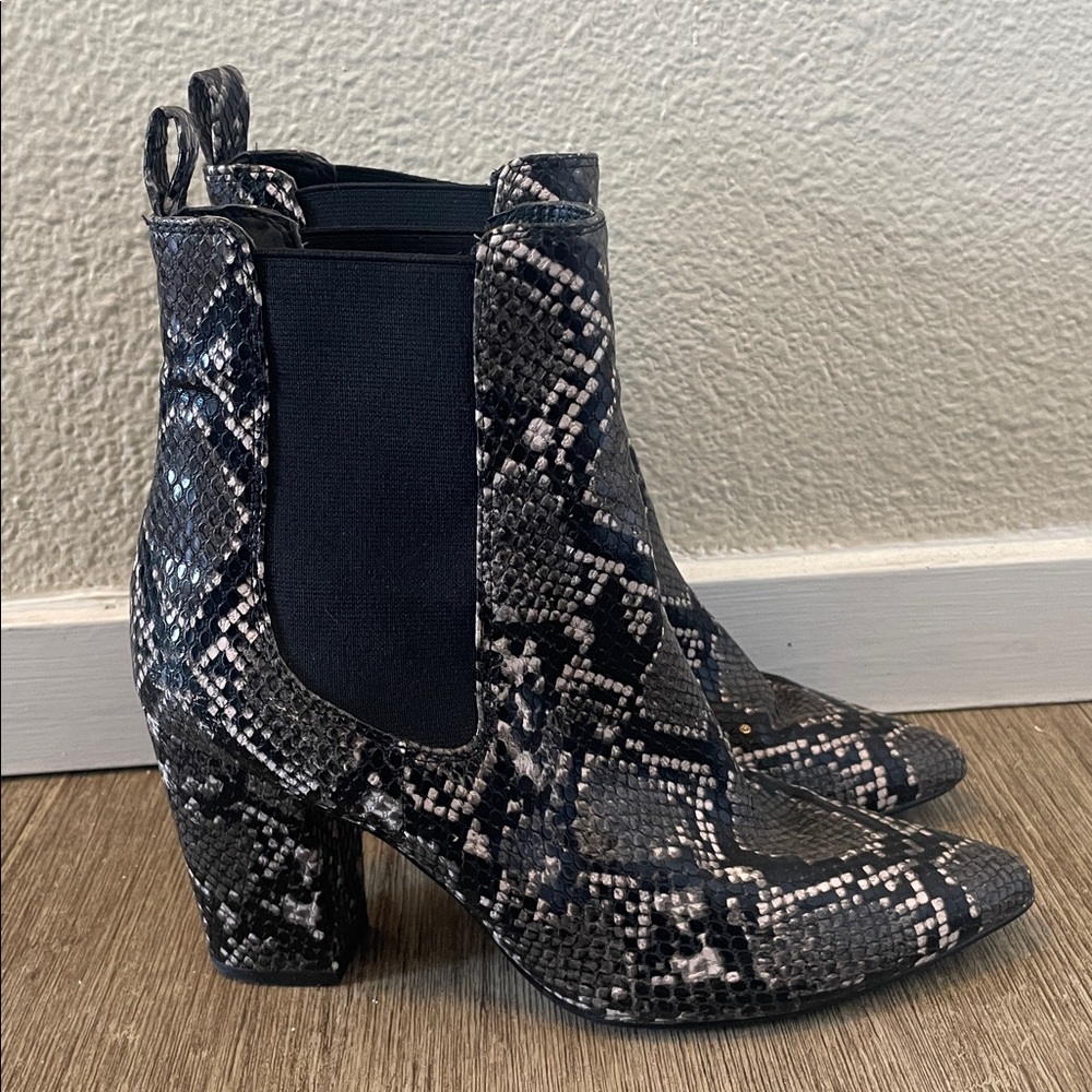 Steve Madden Snakeskin Ankle Boots Pointed Toe Block Heel Booties